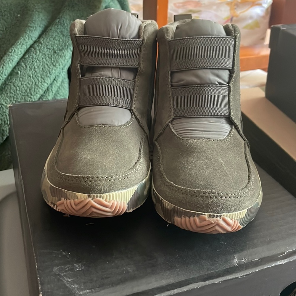 Sorel out n about plus alpine tundra (dark green, camo sole)
